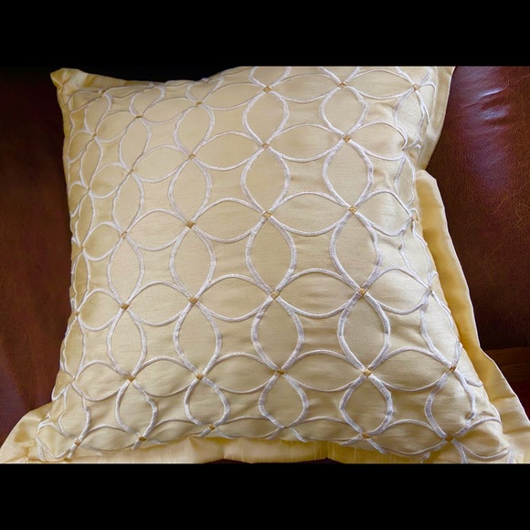 Accent pillow circle design yellow - Picture 4 of 7